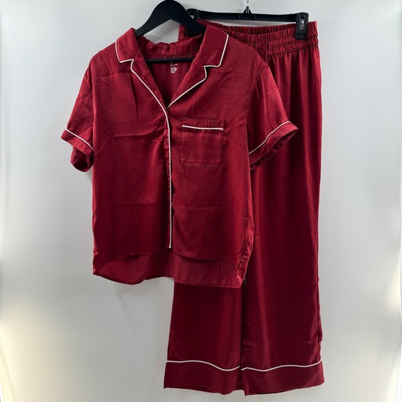 Gilly Hicks Other - Gilly Hicks Red Satin Pajama Set – Women’s M